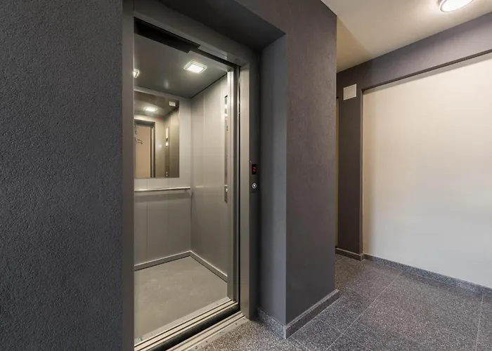 Sunny Ap & Parking 5min From The アパート ヴァルナ