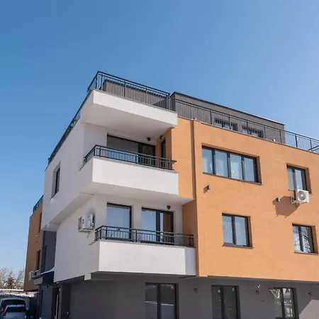 Sunny Ap & Parking 5min From The Apartamento