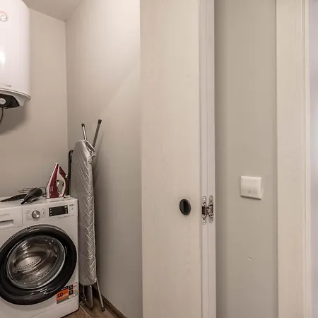 Apartamento Sunny Ap & Parking 5min From The *