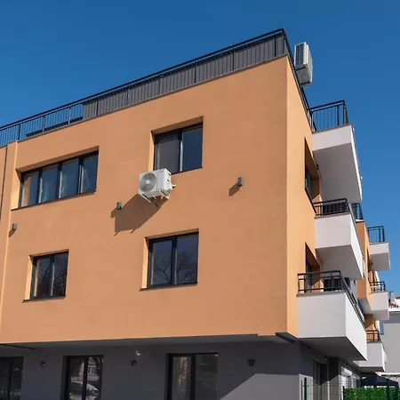 Apartamento Sunny Ap & Parking 5min From The